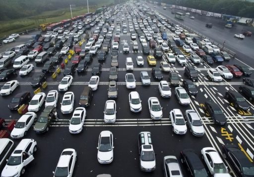 只要是大型节假日高速就会拥堵，一言难尽